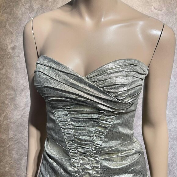 Nicole Miller ruched bodycon dressTag Size 4 - Picture 2 of 8